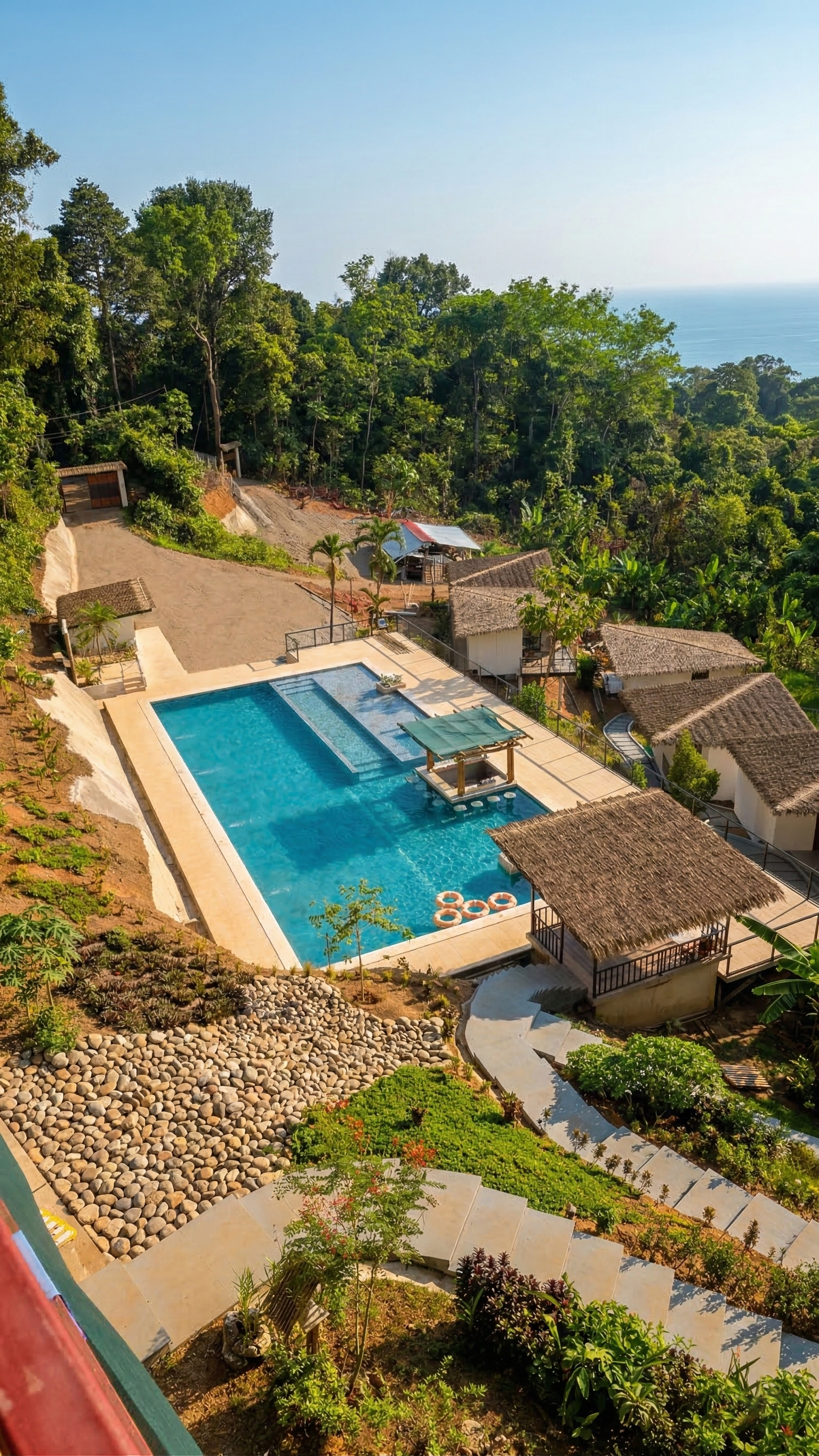 Infinity pool and Pacific horizon at Mar y Selva